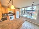 516-100 Lakeshore Drive, Penticton, BC  - Indoor Photo Showing Kitchen With Double Sink 