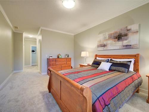 2171 Mimosa Drive, West Kelowna, BC - Indoor Photo Showing Bedroom