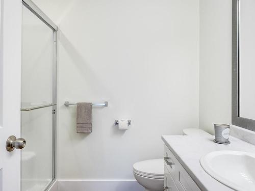 9-3774 12Th Ave, Port Alberni, BC - Indoor Photo Showing Bathroom