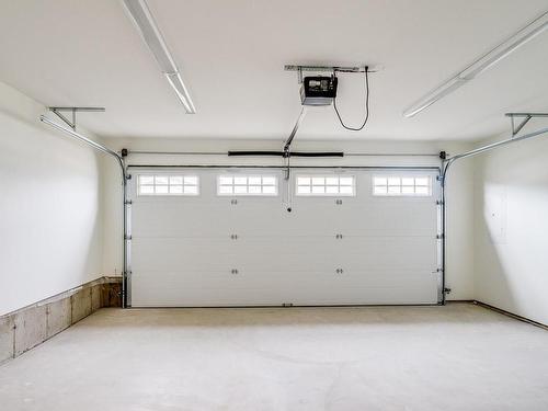 10-3774 12Th Ave, Port Alberni, BC - Indoor Photo Showing Garage