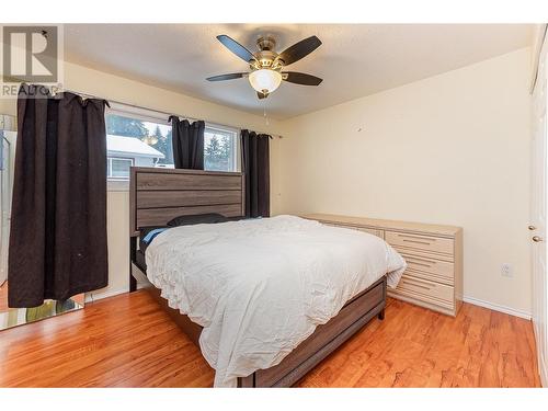 801 26 Street Se, Salmon Arm, BC - Indoor Photo Showing Bedroom