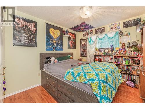 801 26 Street Se, Salmon Arm, BC - Indoor Photo Showing Bedroom