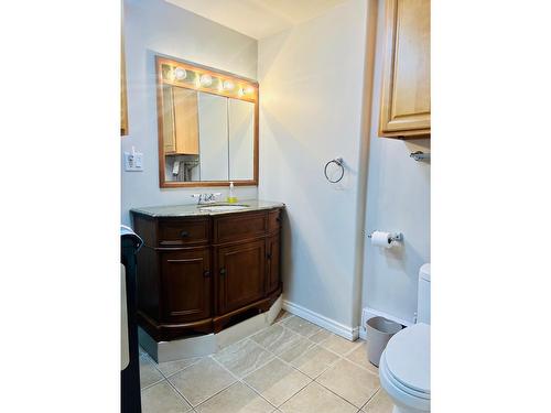 13575 Mountain Shores Road, Boswell, BC - Indoor Photo Showing Bathroom