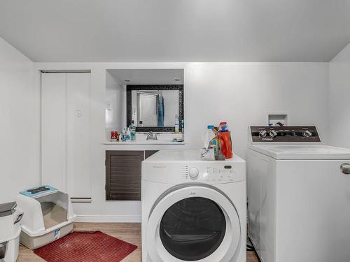 Salle de bains - 6109 Rue Principale, Sainte-Croix, QC - Indoor Photo Showing Laundry Room