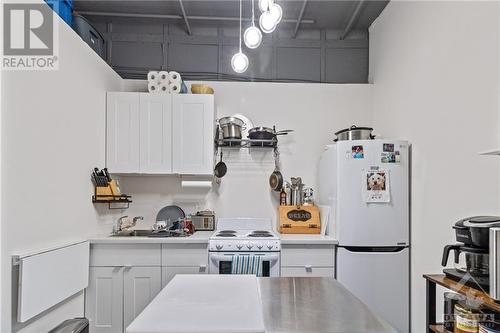 75 John Street, Brockville, ON - Indoor Photo Showing Kitchen