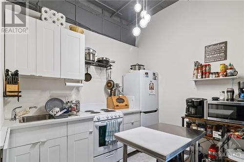 75 John Street, Brockville, ON - Indoor Photo Showing Kitchen