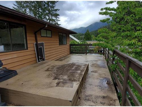 585 Dogwood Dr, Gold River, BC - Indoor Photo Showing Other Room