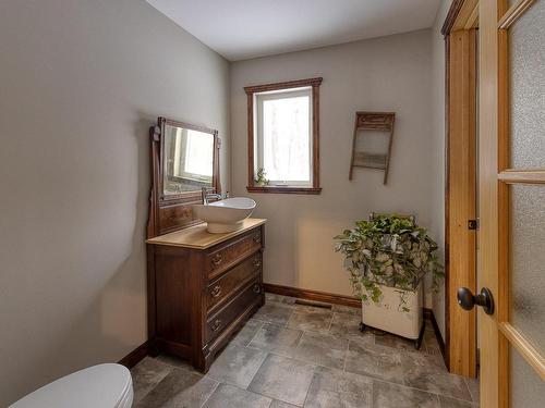 Powder room - 260 Route 263, Saint-Sébastien, QC - Indoor Photo Showing Bathroom