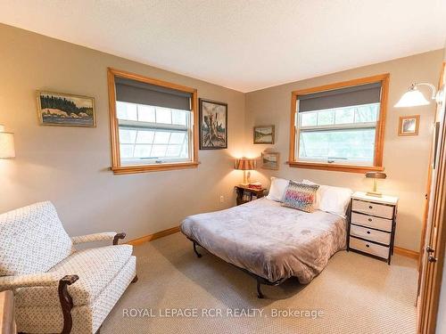 5259 Fourth Line, Guelph/Eramosa, ON - Indoor Photo Showing Bedroom