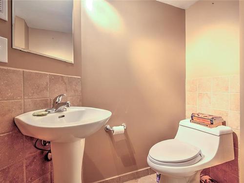 10372 Youbou Rd, Youbou, BC - Indoor Photo Showing Bathroom