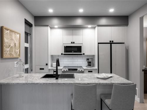 Sl94-1175 Resort Dr, Parksville, BC - Indoor Photo Showing Kitchen With Upgraded Kitchen