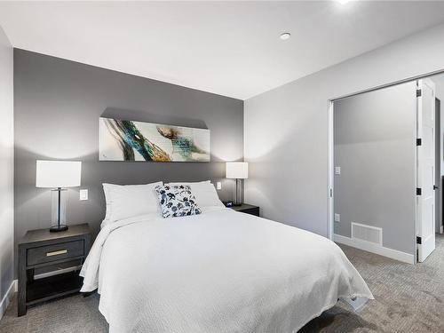 Sl94-1175 Resort Dr, Parksville, BC - Indoor Photo Showing Bedroom
