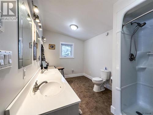 198 Big Nellie Lake Rd W, Iroquois Falls, ON - Indoor Photo Showing Bathroom