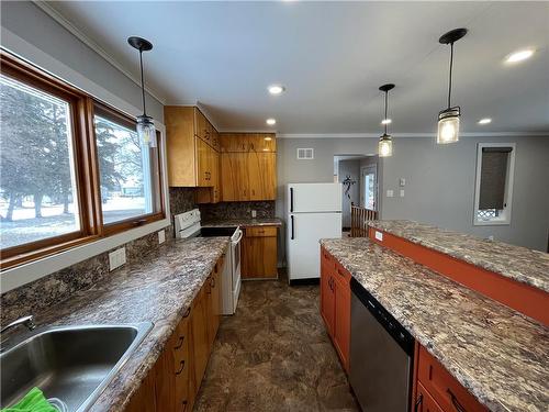 409 York Street, Kenton, MB - Indoor Photo Showing Kitchen