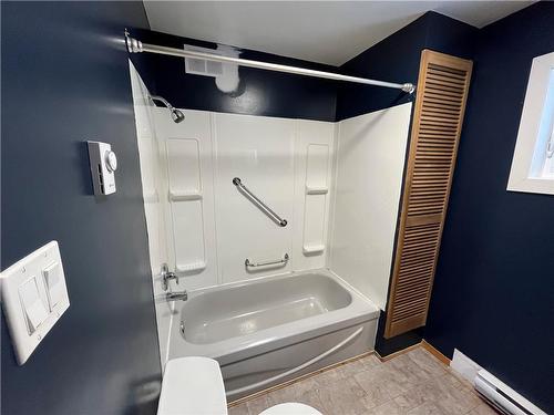 409 York Street, Kenton, MB - Indoor Photo Showing Bathroom