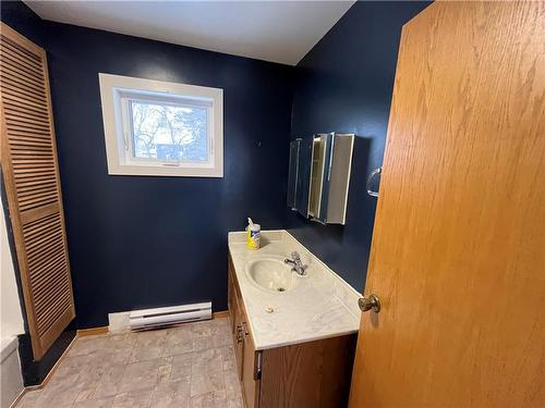 409 York Street, Kenton, MB - Indoor Photo Showing Bathroom