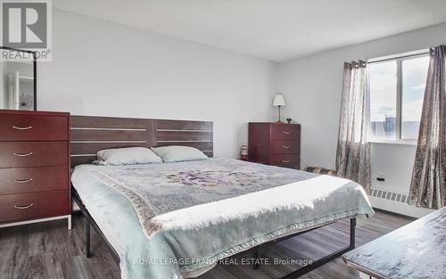 #411 -936 Glen St, Oshawa, ON - Indoor Photo Showing Bedroom