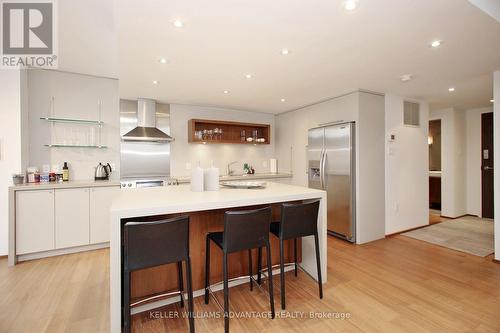 #304 -160 Bedford Rd, Toronto, ON - Indoor Photo Showing Kitchen With Upgraded Kitchen