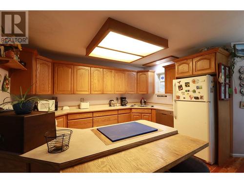 232 Farleigh Lake Road, Penticton, BC - Indoor Photo Showing Kitchen With Double Sink
