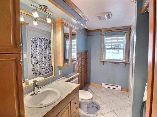 Bathroom - 3715  - 3717 Rg Des Cavaliers, Rouyn-Noranda, QC - Indoor Photo Showing Bathroom