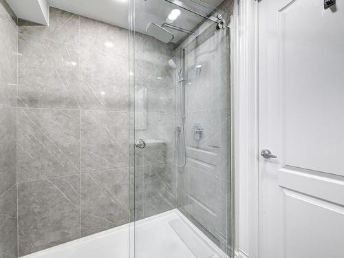 Salle de bains - 130 Av. De Bathurst, Pointe-Claire, QC - Indoor Photo Showing Bathroom