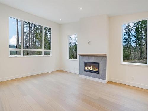 111 Raven Way, Ladysmith, BC - Indoor Photo Showing Living Room With Fireplace