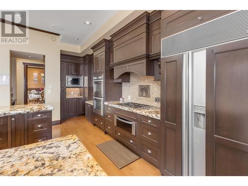 2525 Hillsborough Road, West Kelowna, BC - Indoor Photo Showing Kitchen With Upgraded Kitchen