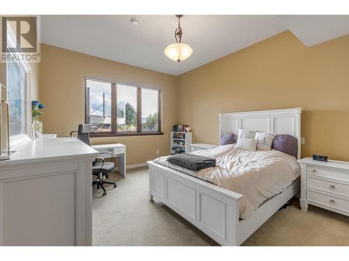 2525 Hillsborough Road, West Kelowna, BC - Indoor Photo Showing Bedroom