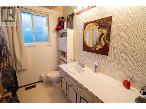 2423 Chieftain Road, West Kelowna, BC - Indoor Photo Showing Bathroom