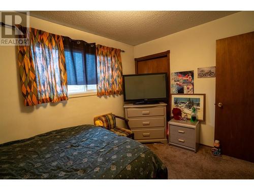 2423 Chieftain Road, West Kelowna, BC - Indoor Photo Showing Bedroom