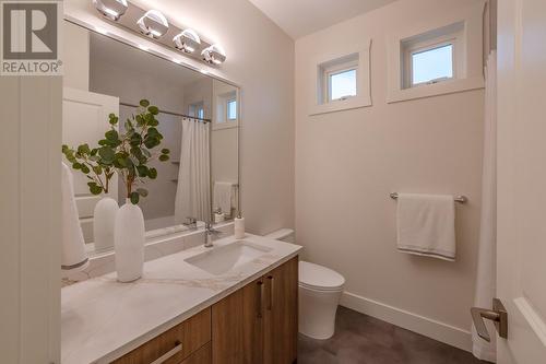298 Bentgrass Avenue, Oliver, BC - Indoor Photo Showing Bathroom