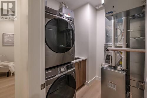 298 Bentgrass Avenue, Oliver, BC - Indoor Photo Showing Laundry Room