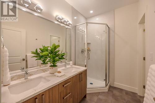 288 Bentgrass Avenue, Oliver, BC - Indoor Photo Showing Bathroom