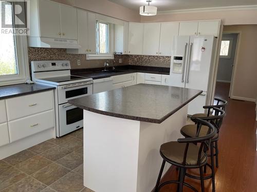 76 Tokyo Cres # A, Elliot Lake, ON - Indoor Photo Showing Kitchen