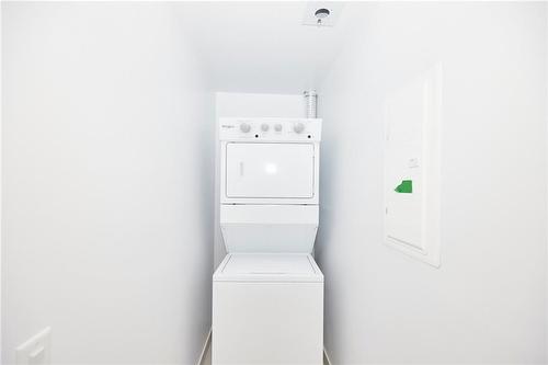 16 Concord Place|Unit #527, Grimsby, ON - Indoor Photo Showing Laundry Room