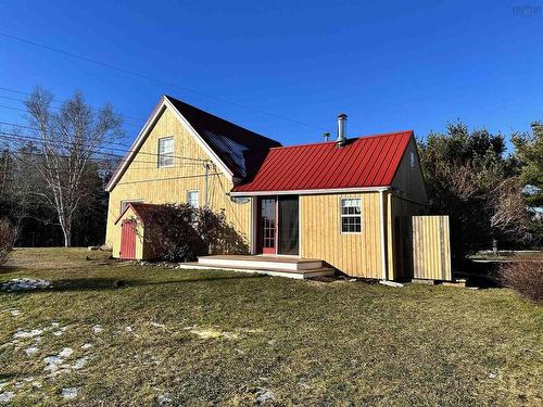 6317 Highway 3, White Point, NS 