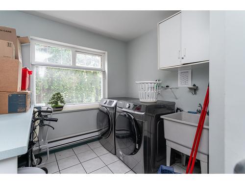 6209 184Th Street, Surrey, BC - Indoor Photo Showing Laundry Room
