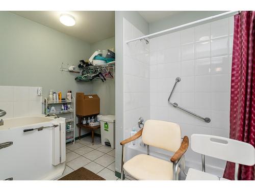 6209 184Th Street, Surrey, BC - Indoor Photo Showing Bathroom