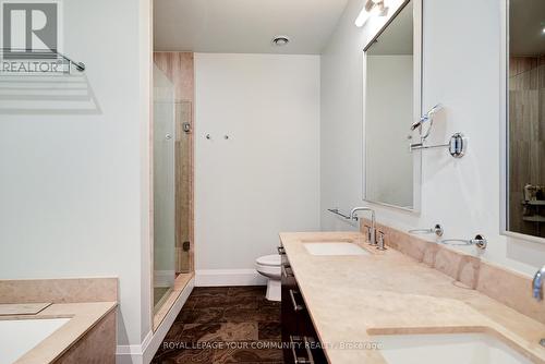 #Sph01 -21 Balmuto St, Toronto, ON - Indoor Photo Showing Bathroom
