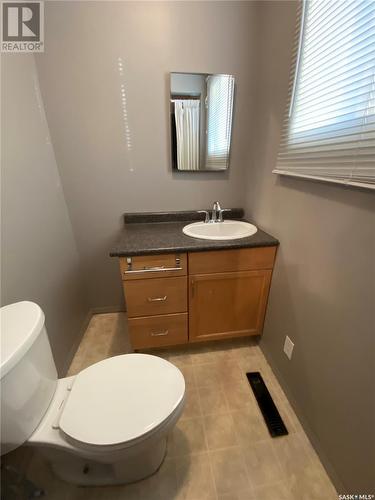 708 M Avenue, Perdue, SK - Indoor Photo Showing Bathroom