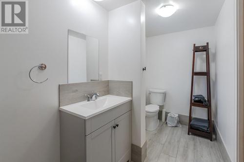 1377 Fairview Road, Oliver, BC - Indoor Photo Showing Bathroom