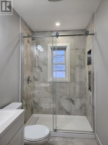 1410 Balfour Street, Pelham, ON - Indoor Photo Showing Bathroom