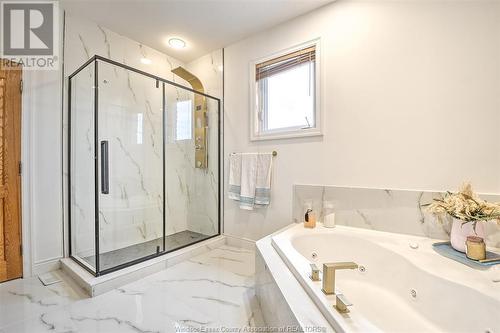 2600 Chick Court, Windsor, ON - Indoor Photo Showing Bathroom