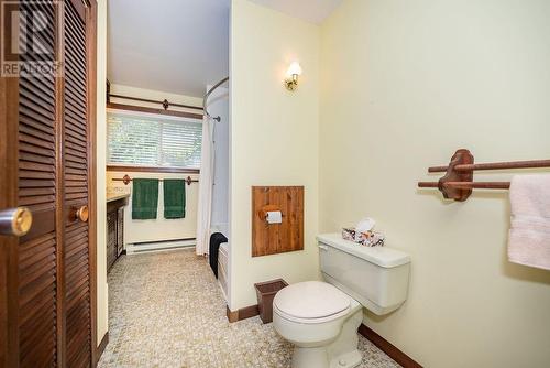 116 Lau-Ren Road, Laurentian Hills, ON - Indoor Photo Showing Bathroom