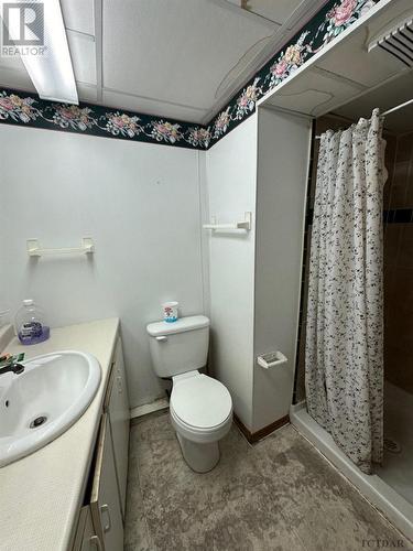 114 Rebecca St, Temiskaming Shores, ON - Indoor Photo Showing Bathroom