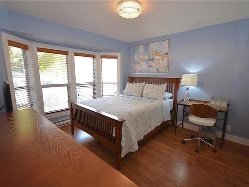 3037 Hammond Bay Rd, Nanaimo, BC - Indoor Photo Showing Bedroom