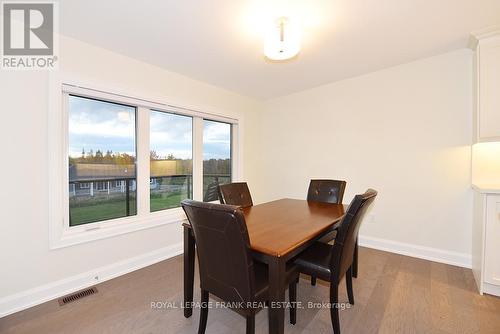 14 Avalon Dr, Kawartha Lakes, ON - Indoor Photo Showing Dining Room