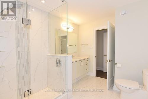 14 Avalon Dr, Kawartha Lakes, ON - Indoor Photo Showing Bathroom