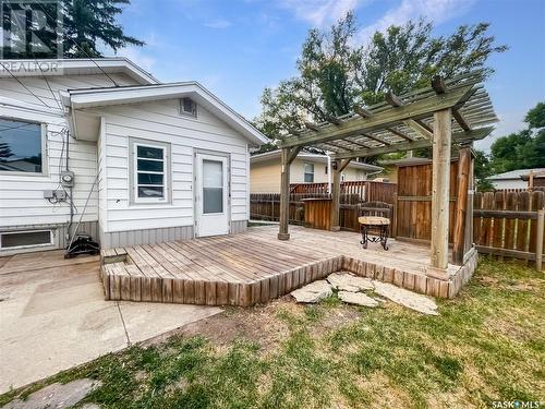 307 9Th Avenue Nw, Swift Current, SK - Outdoor With Deck Patio Veranda