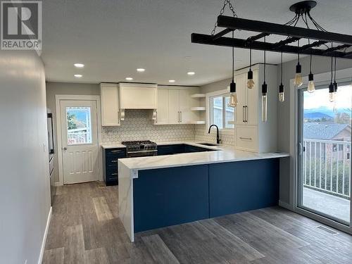 5723 Richards Crescent, Vernon, BC - Indoor Photo Showing Kitchen With Upgraded Kitchen
